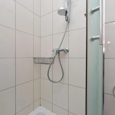 Apartment Fuer Fuenf Personen Im Ersten Stock